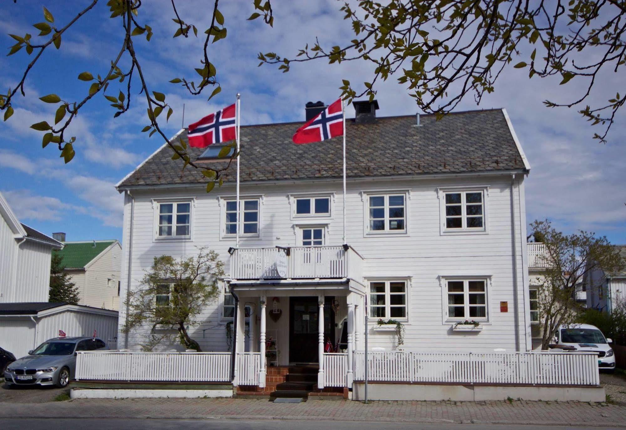 Opsahl Gjestegaard Hotell Bodö Exteriör bild